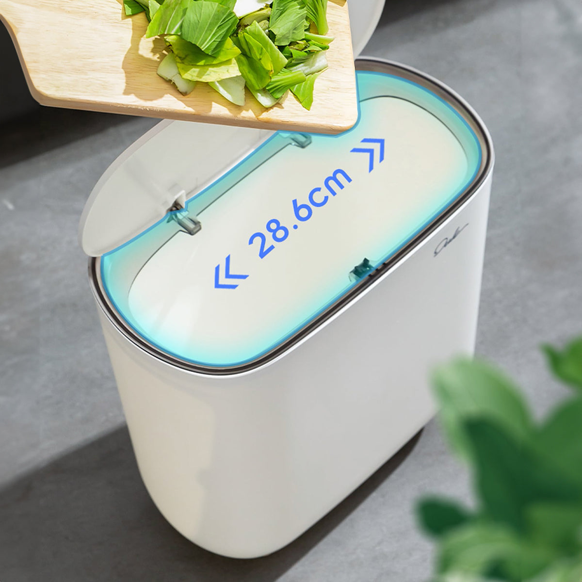 Touchless trash bin with sensor lid indoor use